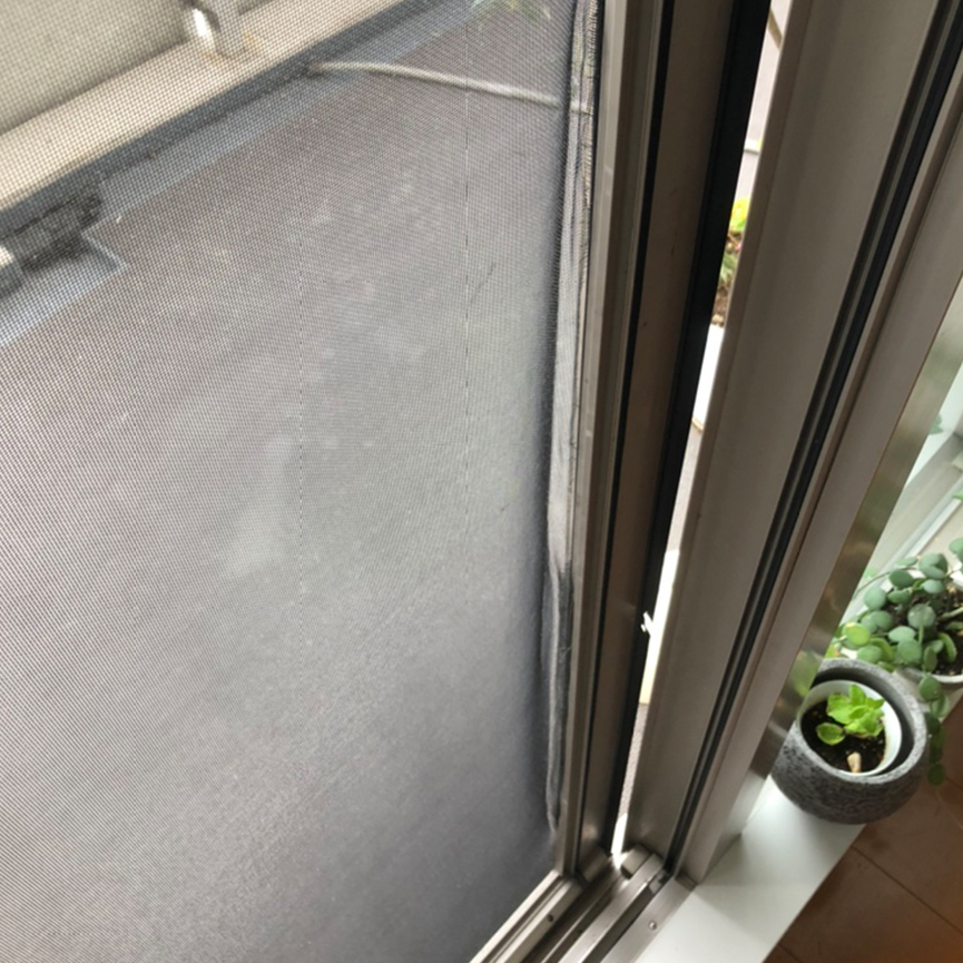 イーライフサポート　網戸貼替え前