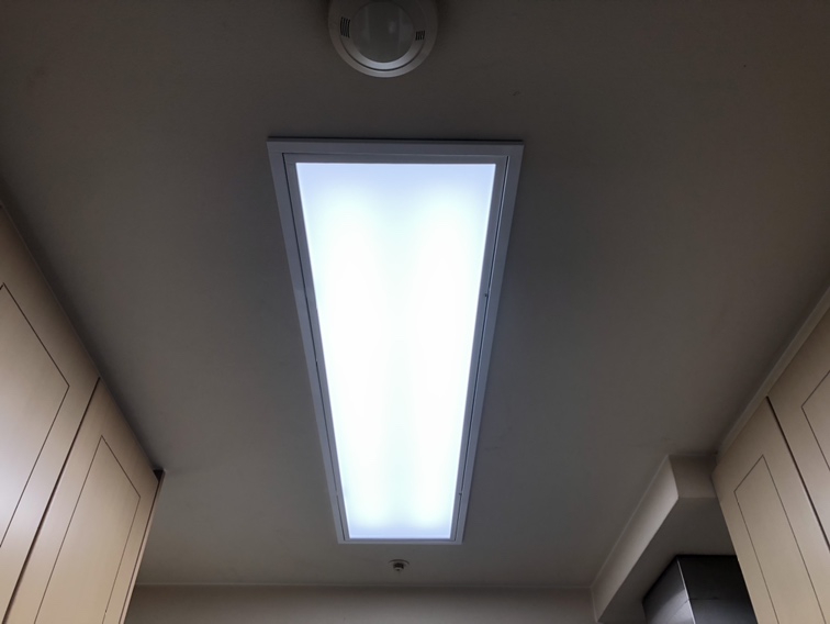キッチン　天井埋込照明交換 | イーライフサポート