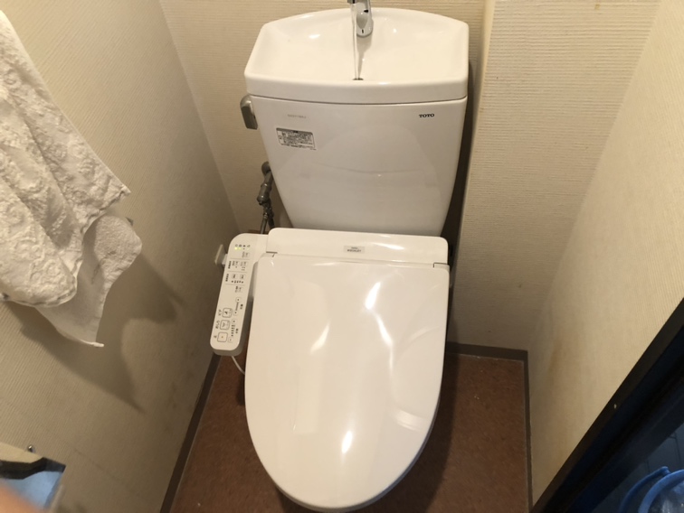 トイレ一式交換工事 | イーライフサポート