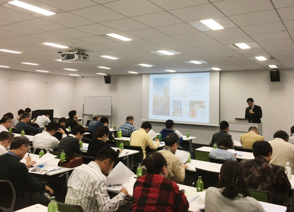 右：写真　モバイル時表示しない→