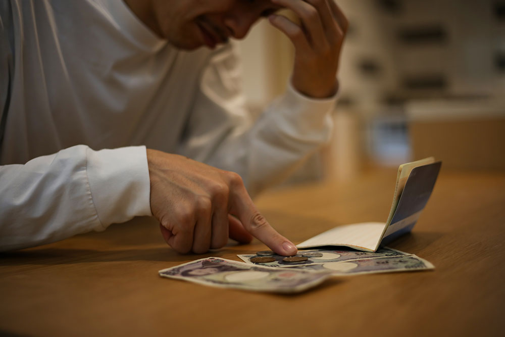 独身税はいくら？  日本の現状と海外の事例、導入の可能性をわかりやすく解説｜株式会社イー・トラスト