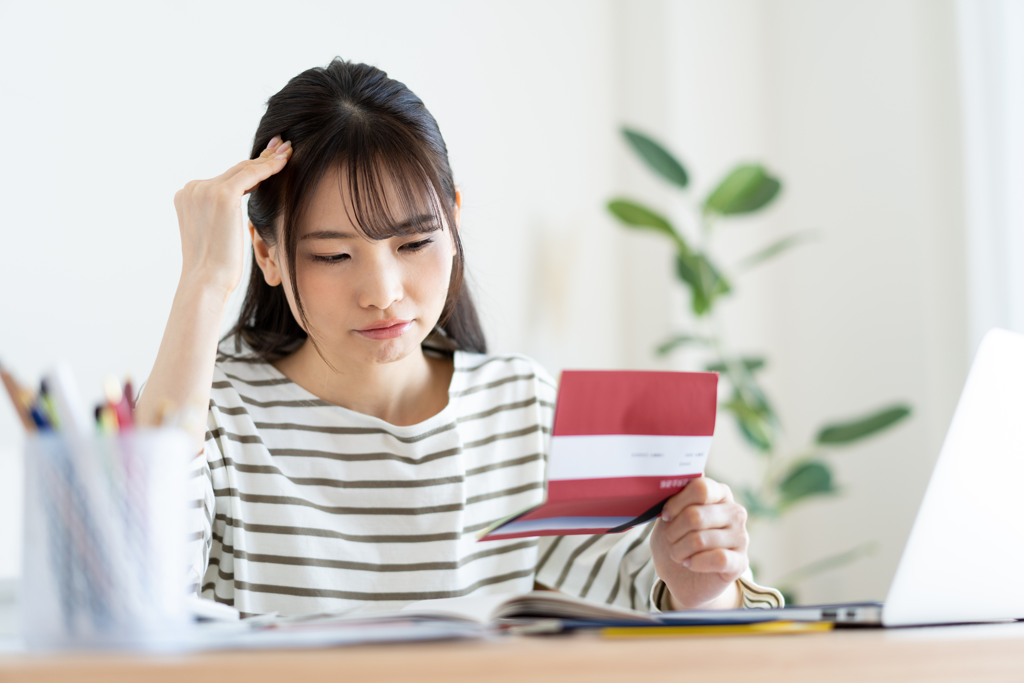 20代の投資額の平均はいくら？  毎月の目安や貯蓄割合、おすすめの運用方法を解説！｜株式会社イー・トラスト